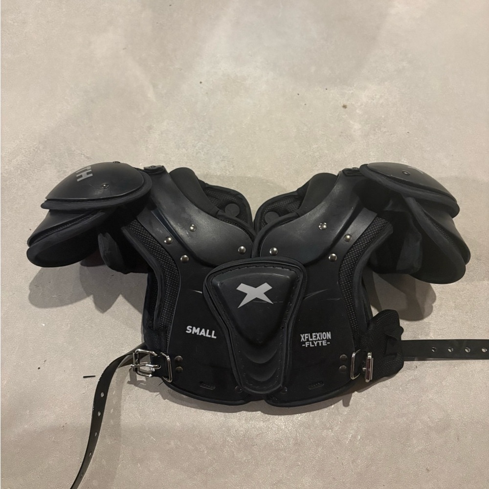 Xenith Xflexion Flyte Shoulder
Pads Adult Size Small